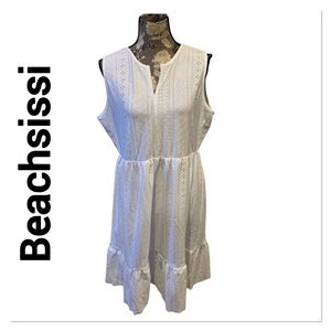 BEACHSISSI White Eyelet V Neck Dress size XL